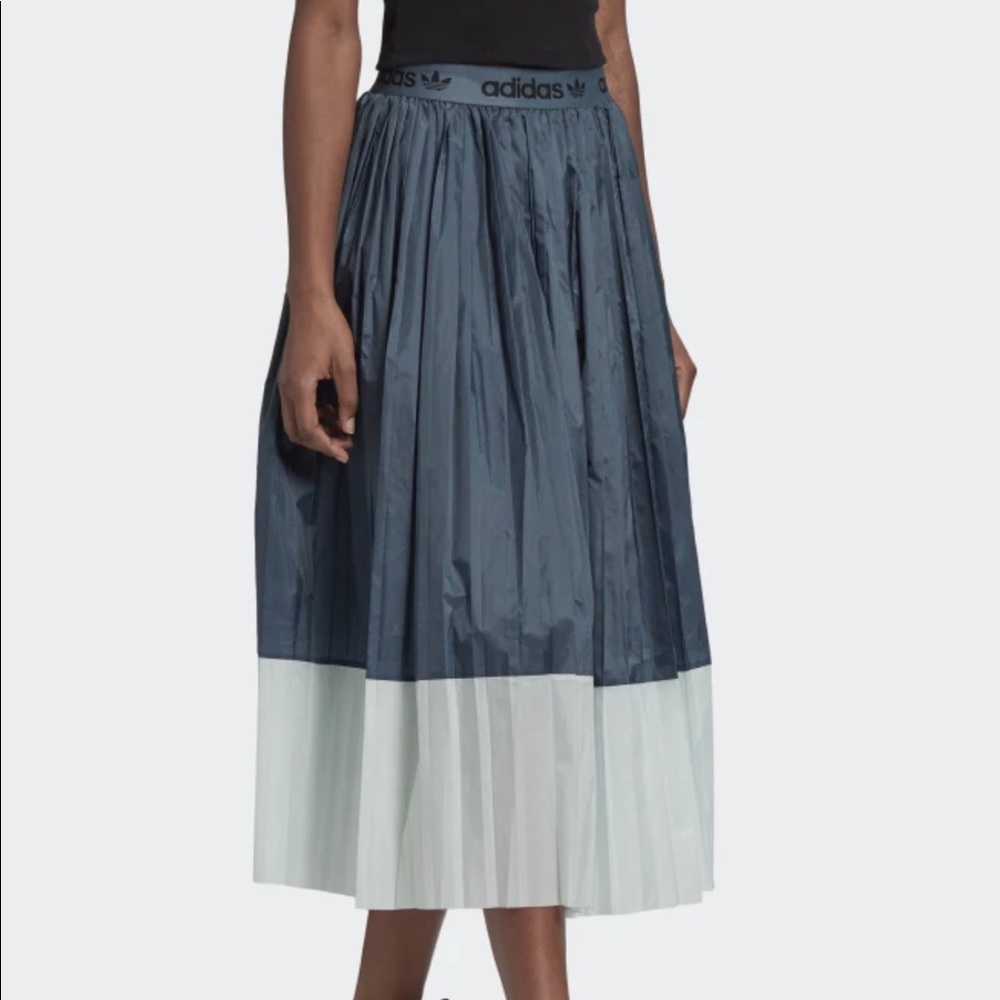 BNWT adidas pleated color block skirt w band waist